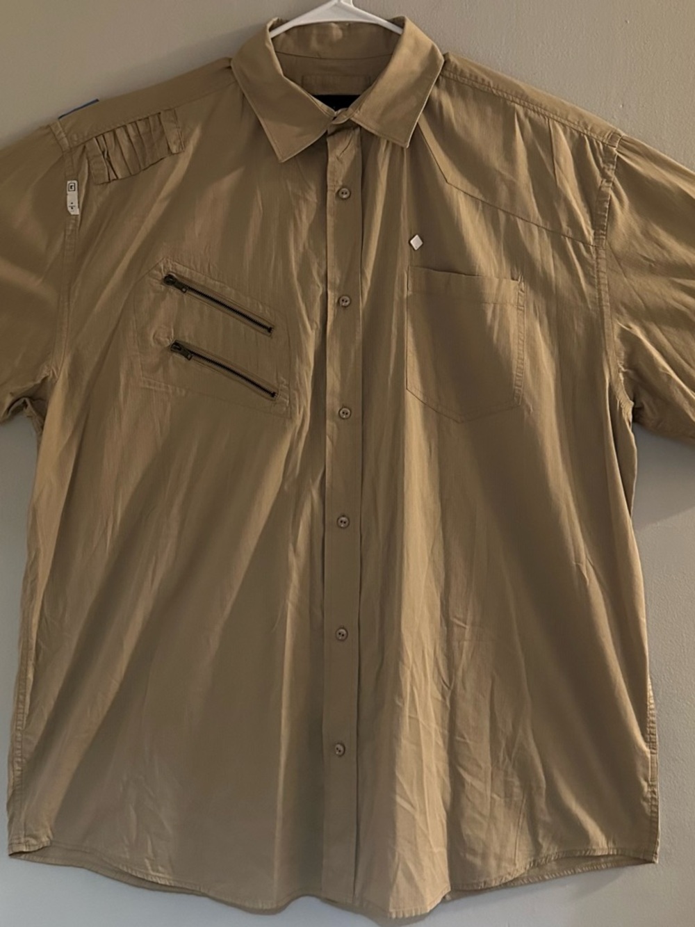 Rocawear Light Tan Short-Sleeve Button-Up Shirt Mens size 4X with Zip Pockets